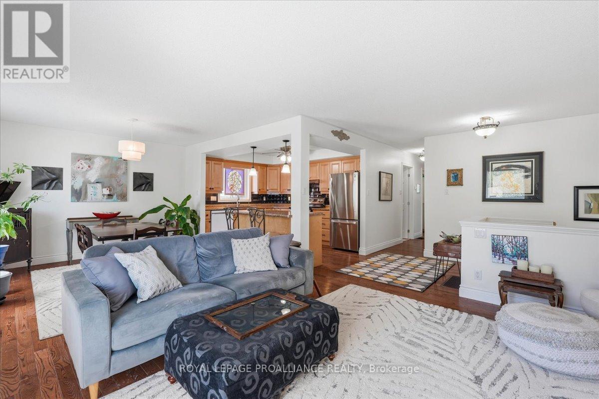 82 WEST MARY STREET - 11