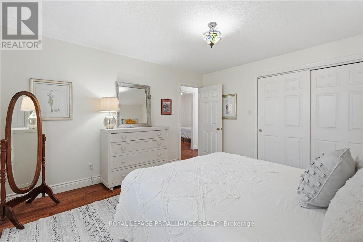 82 WEST MARY STREET - 23