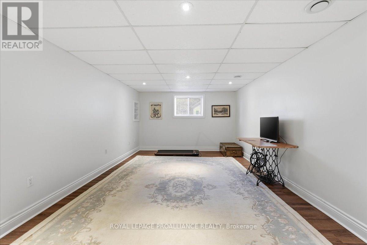 82 WEST MARY STREET - 35