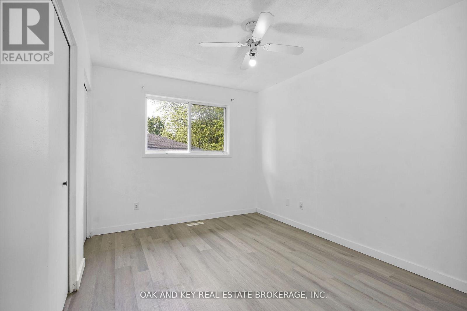330 FLEMING DRIVE - 19