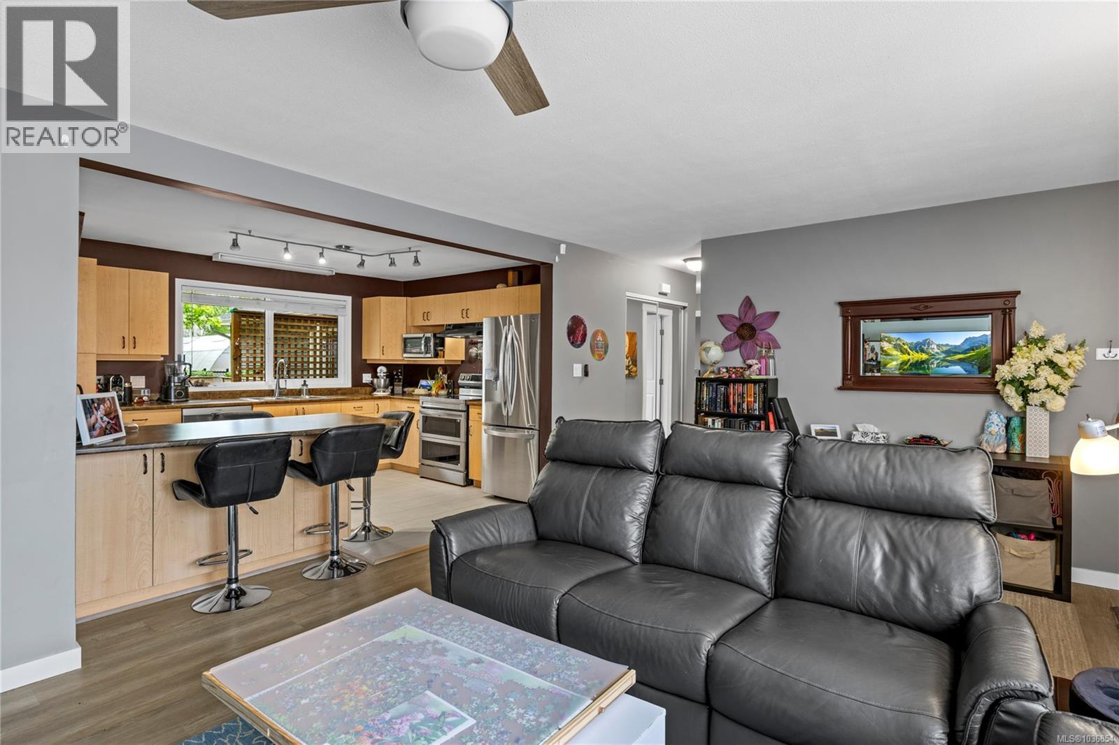 375 Temple St - 18