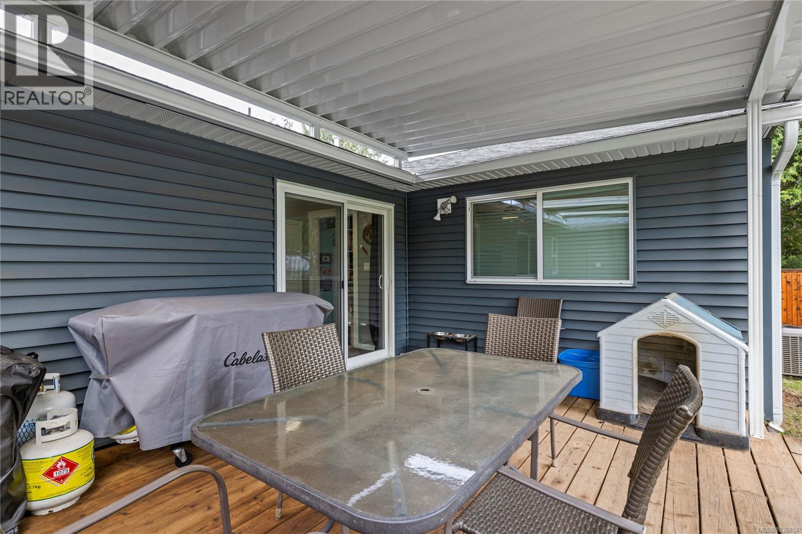 375 Temple St - 35