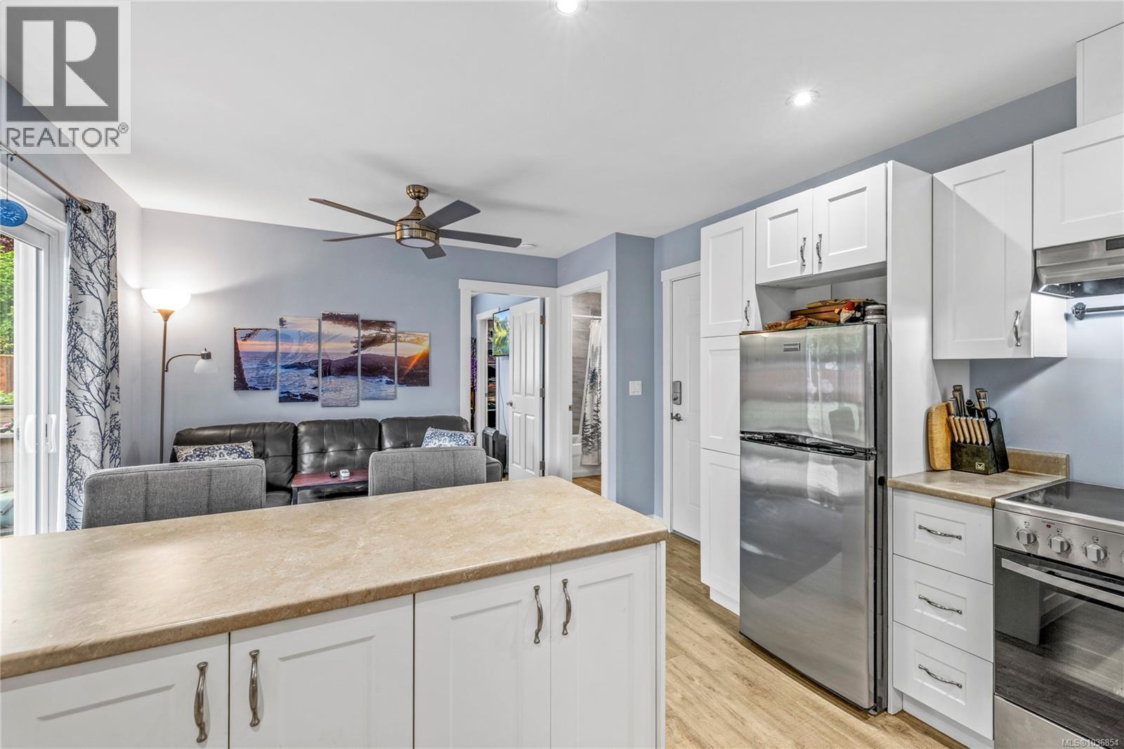 375 Temple St - 42