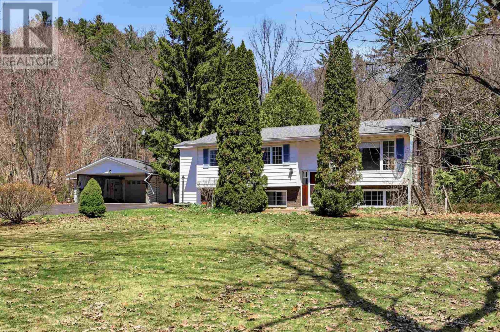 4562 Second LIN W, Prince Township, Ontario, P6A6K4 — Photo 6