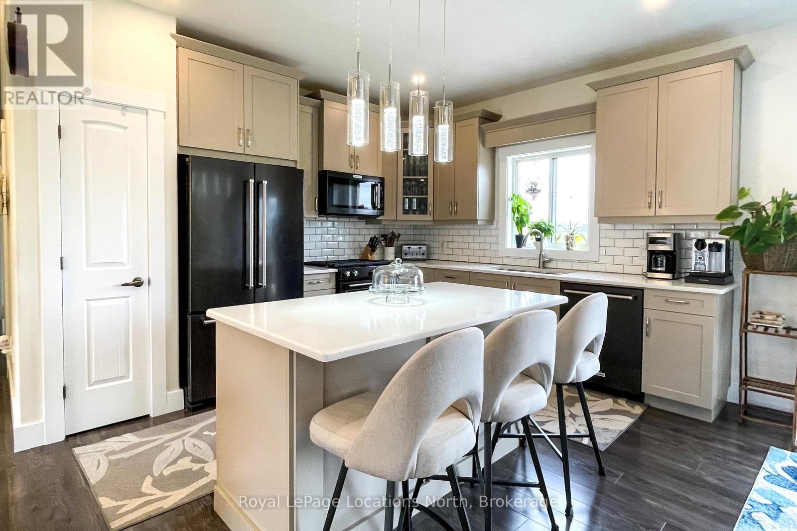 204 MACTAY DRIVE - 23