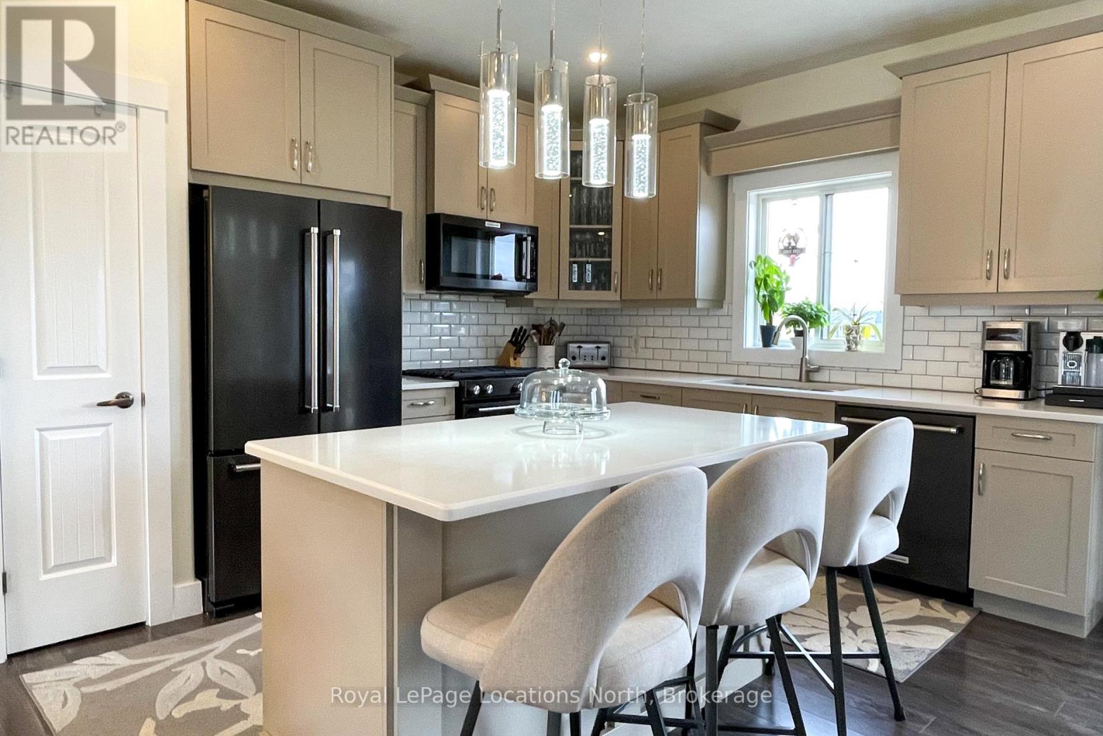 204 MACTAY DRIVE - 24