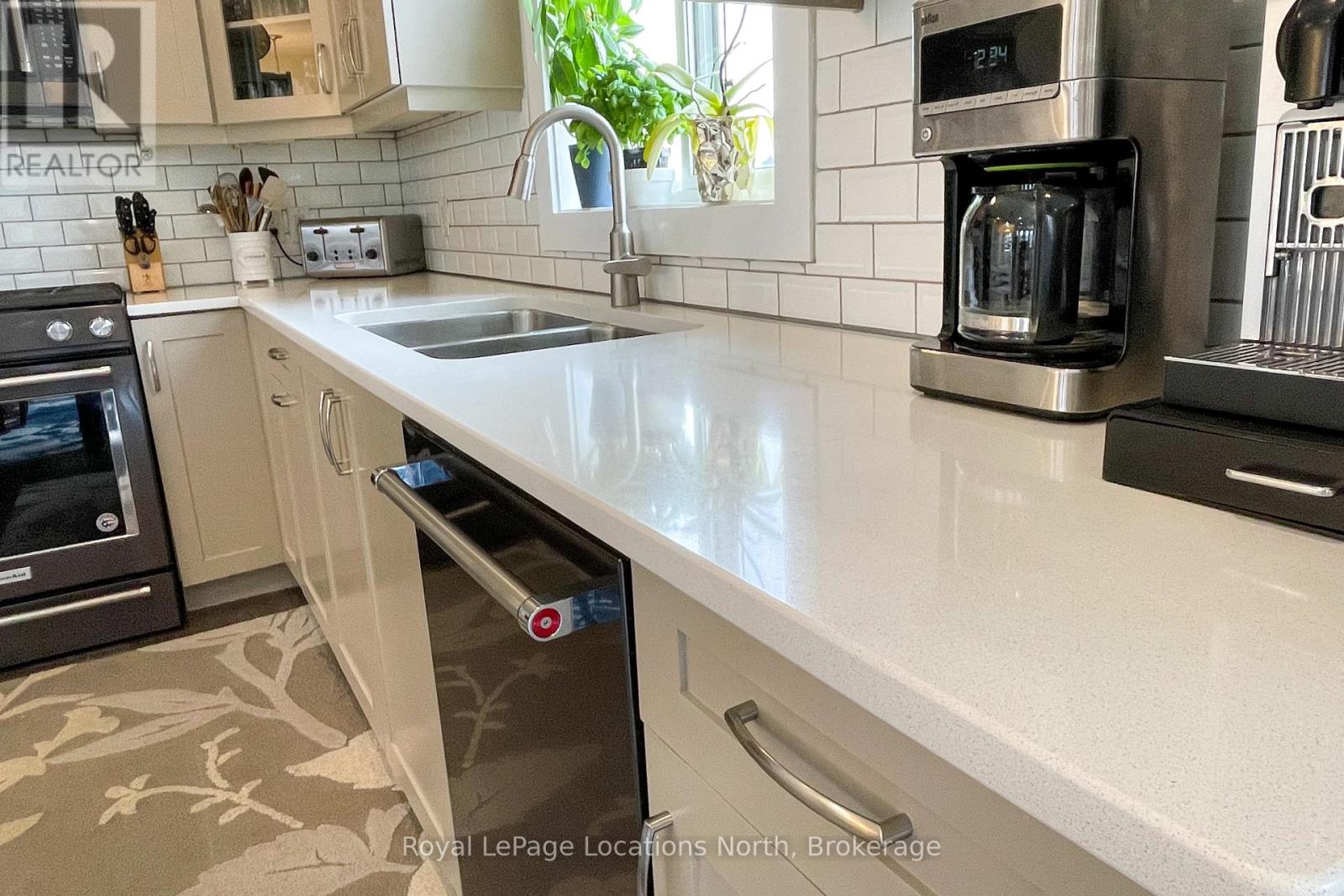 204 MACTAY DRIVE - 25