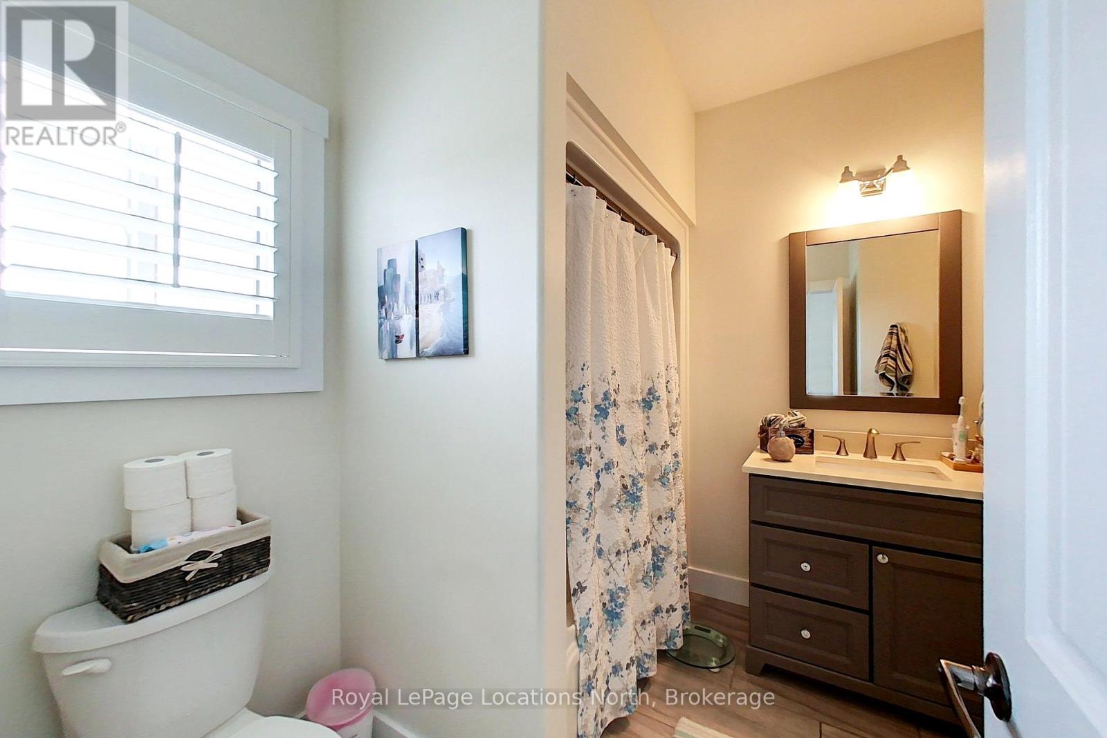 204 MACTAY DRIVE - 32