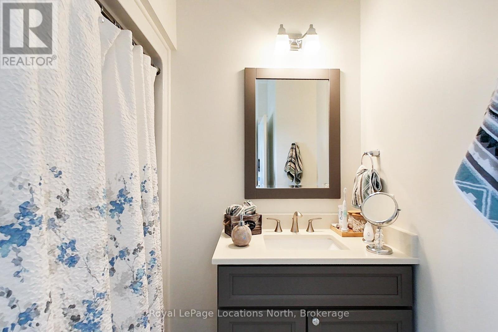 204 MACTAY DRIVE - 33
