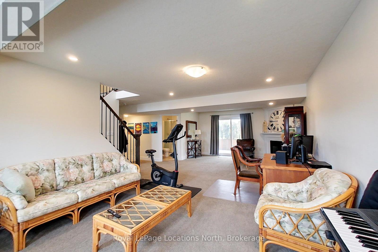 204 MACTAY DRIVE - 42