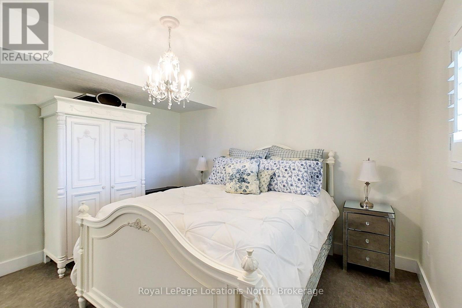 204 MACTAY DRIVE - 44