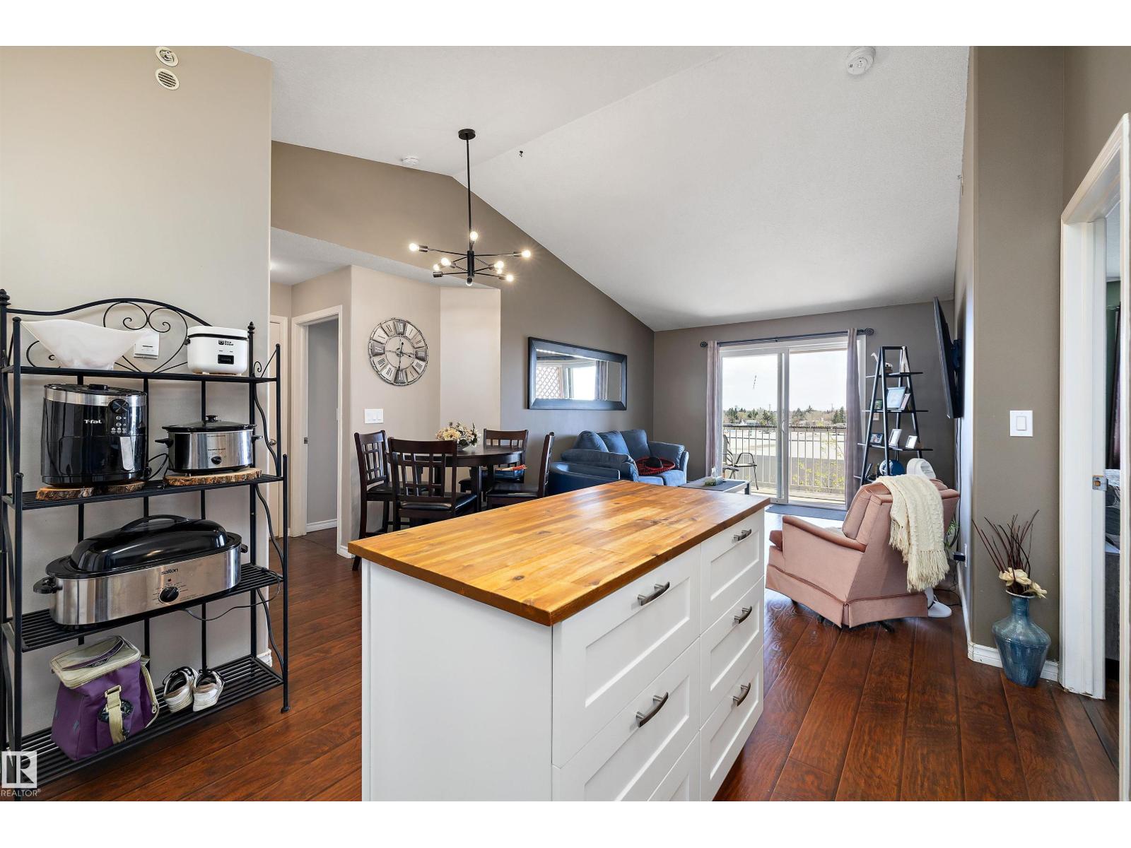 #415 12550 140 AV NW - 10