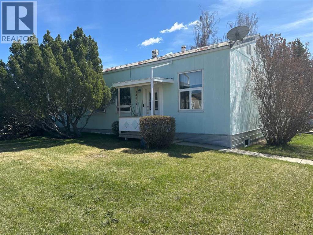 1435 22 Avenue - 8