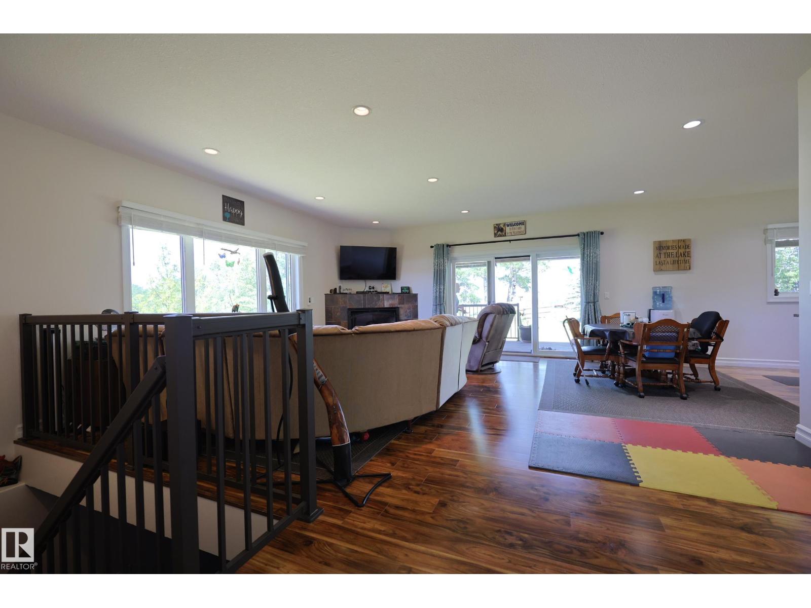 240002 TWP RD 674 - 12