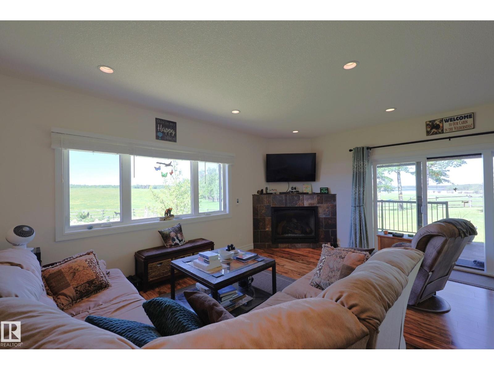 240002 TWP RD 674 - 14