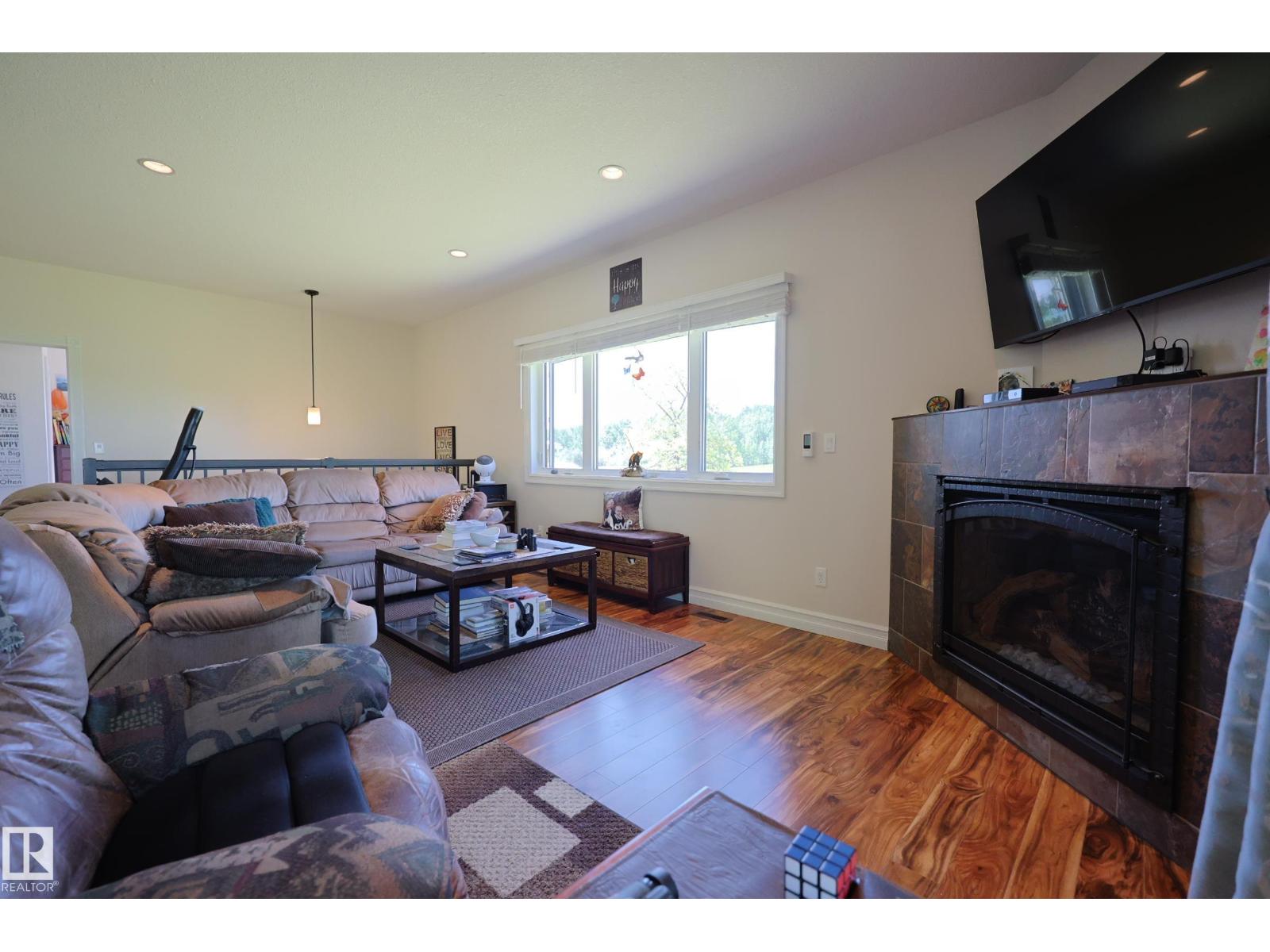 240002 TWP RD 674 - 25