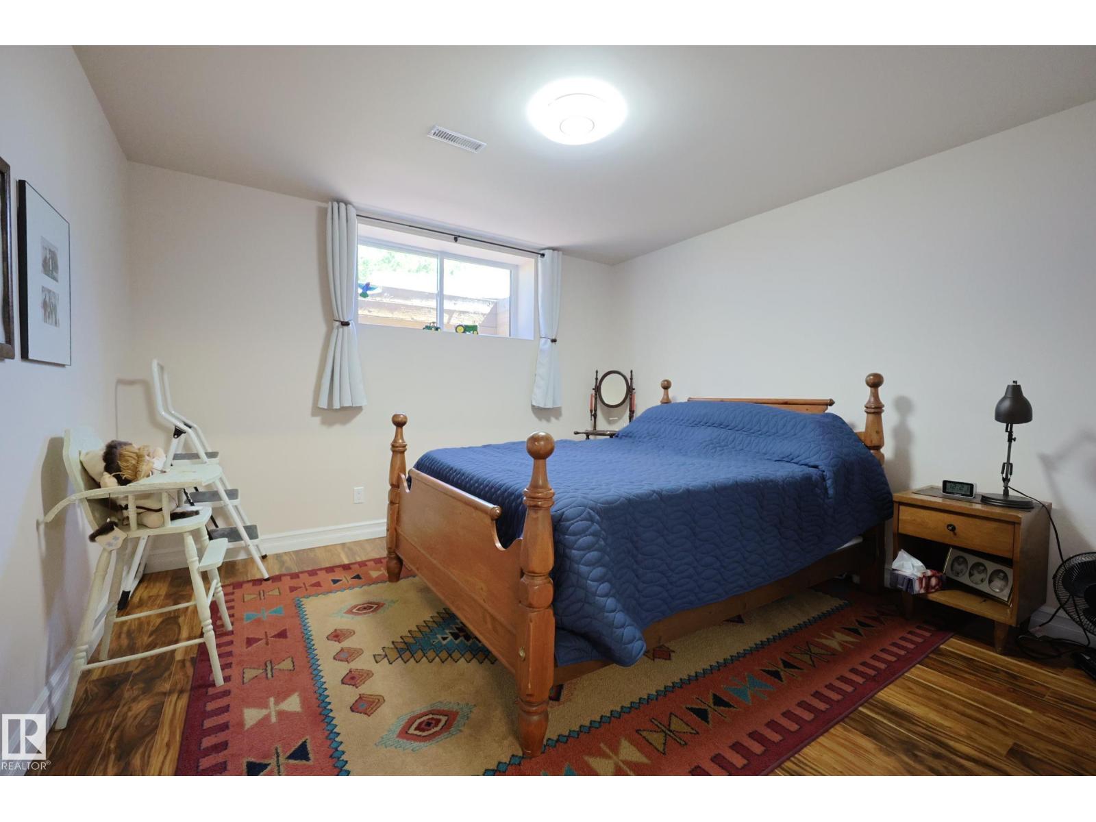 240002 TWP RD 674 - 32