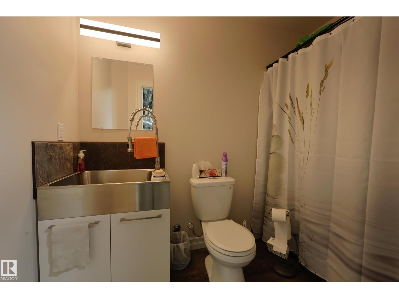 240002 TWP RD 674 - 33