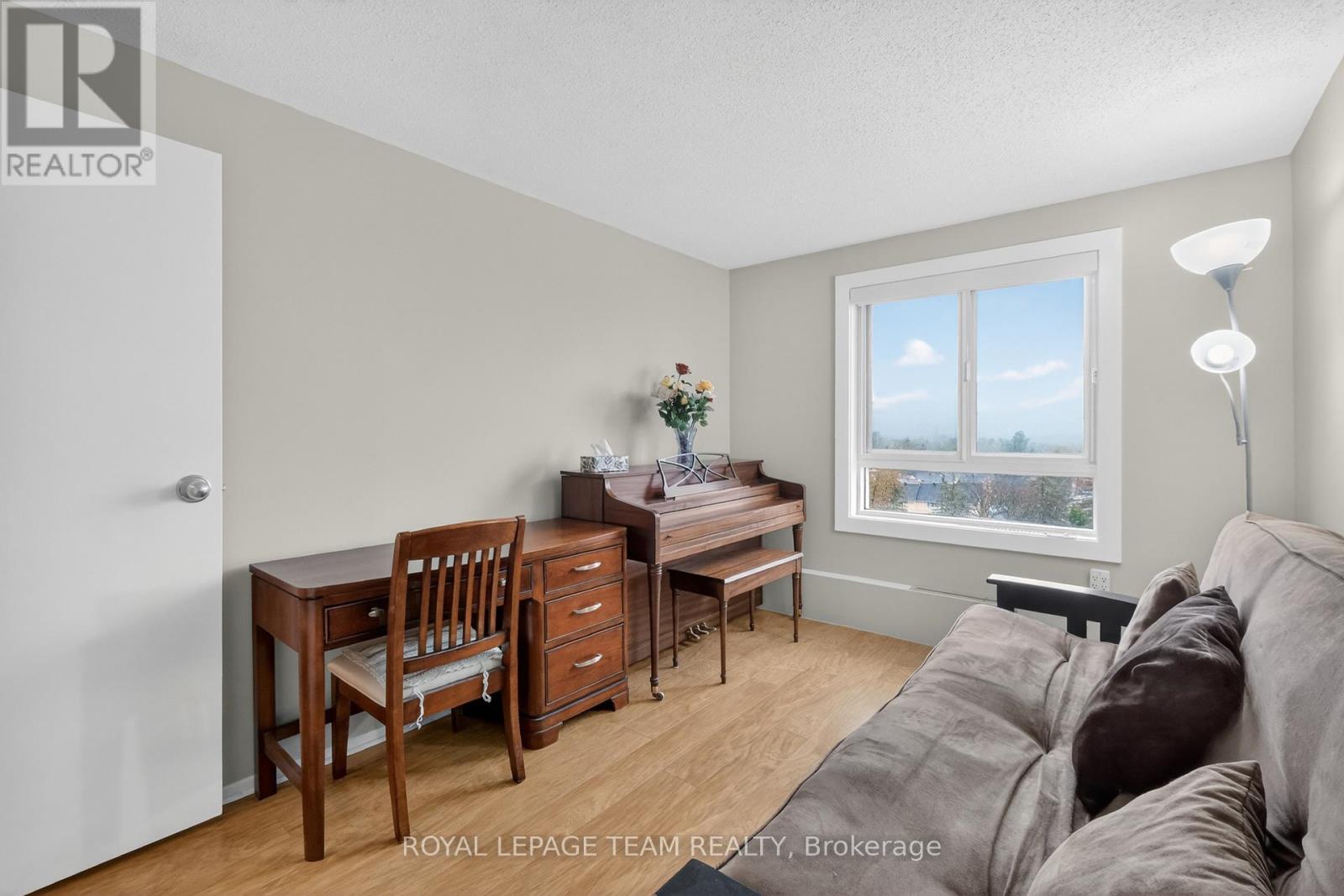#714 960 TERON ROAD - 44