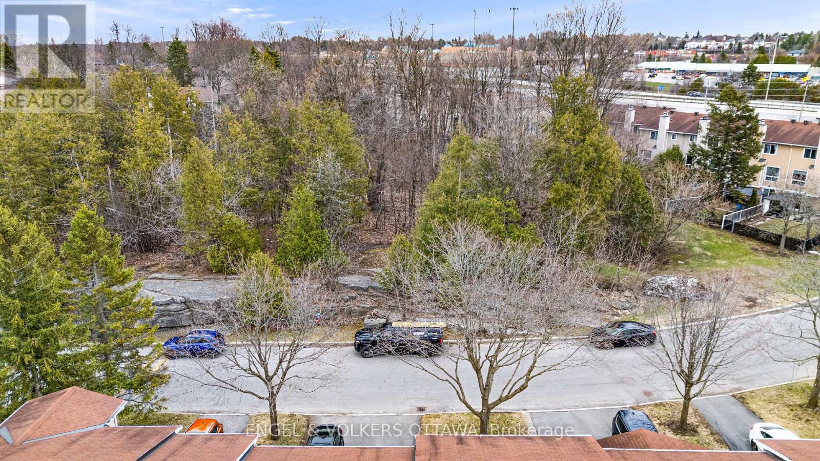1152 DES FORETS AVENUE - 37