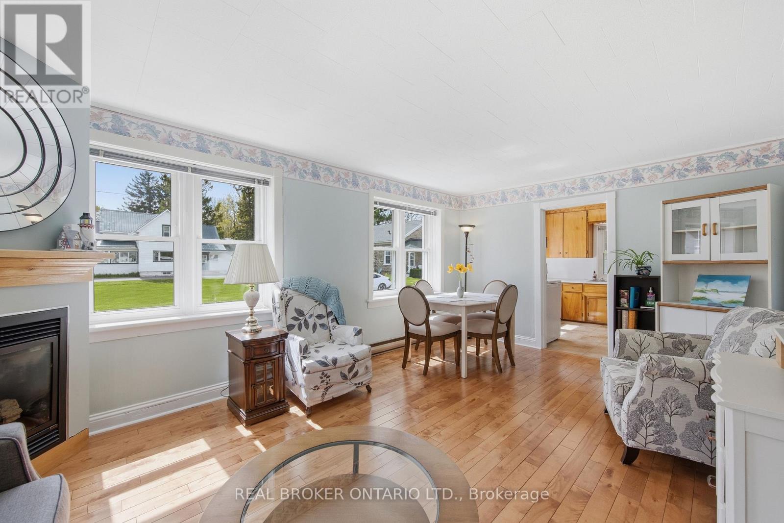 216 THOMAS STREET - 10