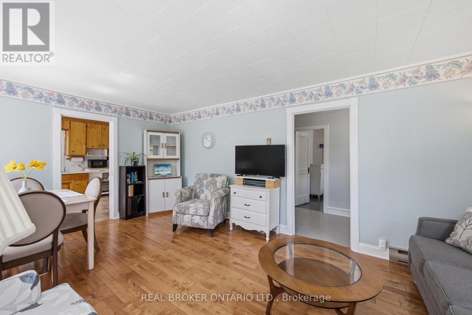 216 THOMAS STREET - 11