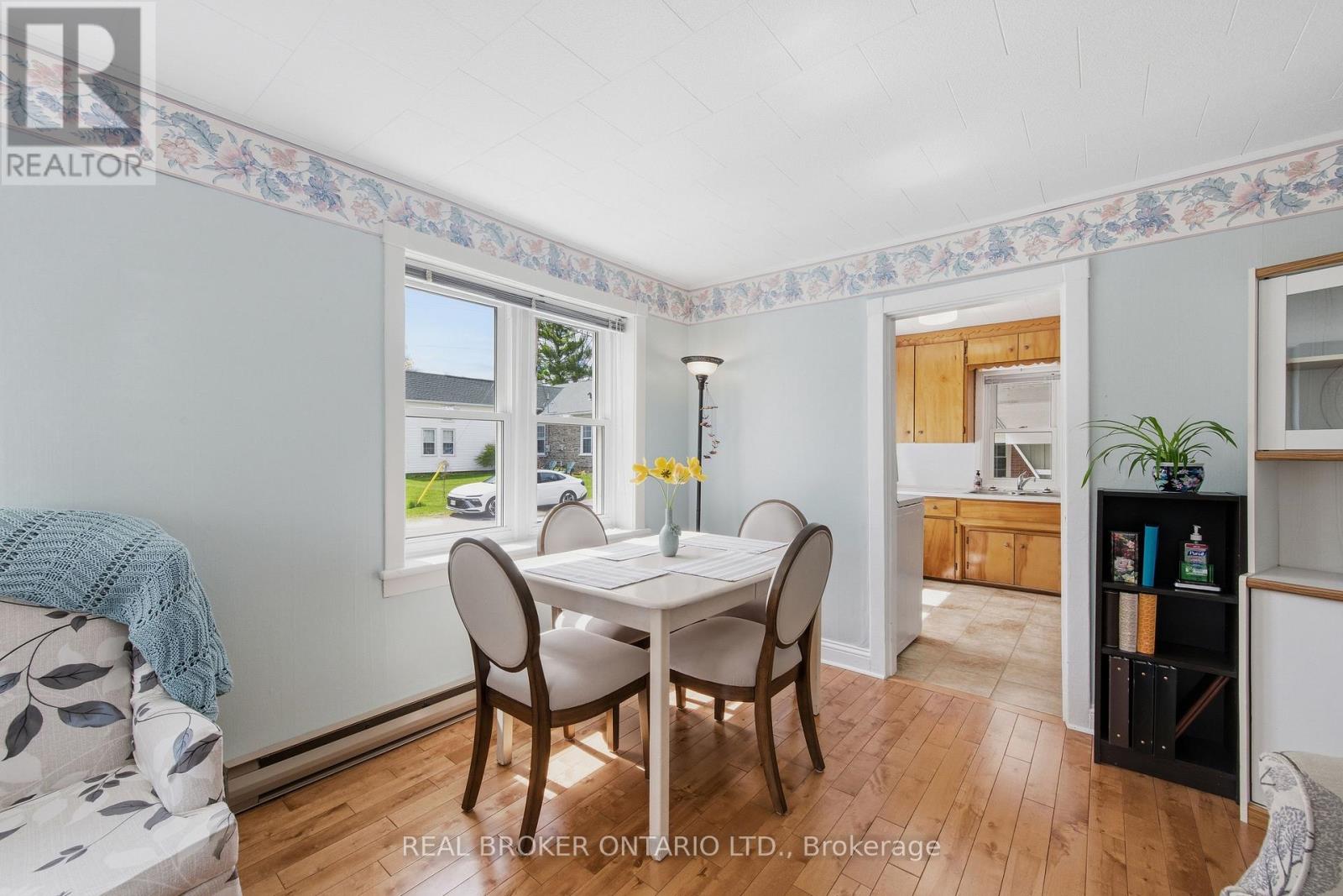 216 THOMAS STREET - 12