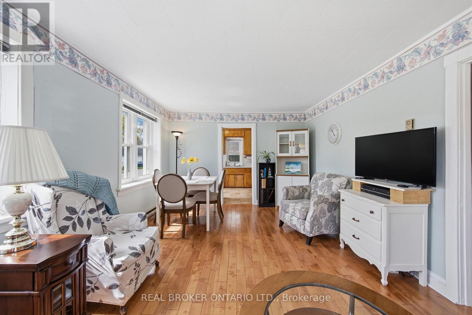 216 THOMAS STREET - 15