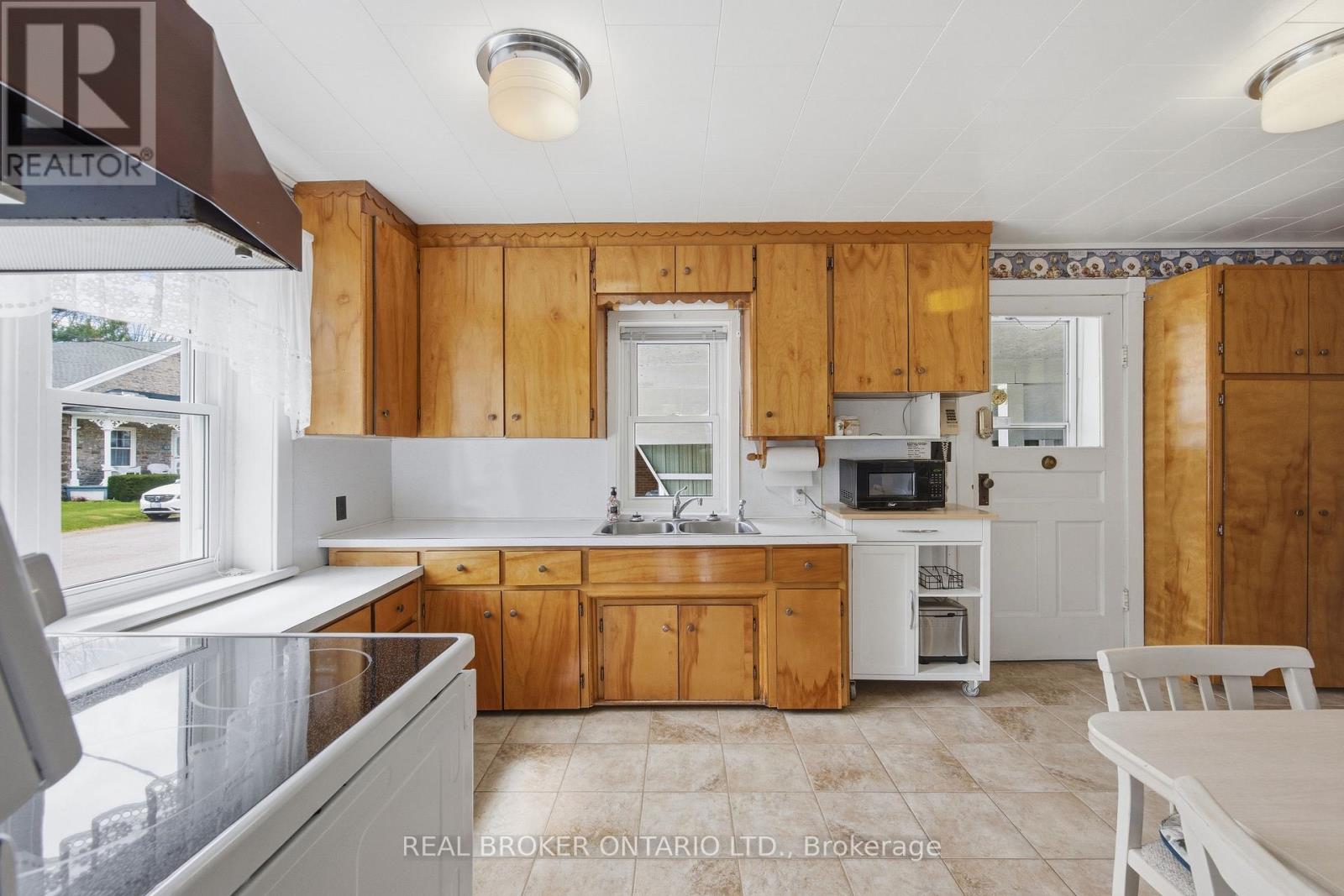 216 THOMAS STREET - 16