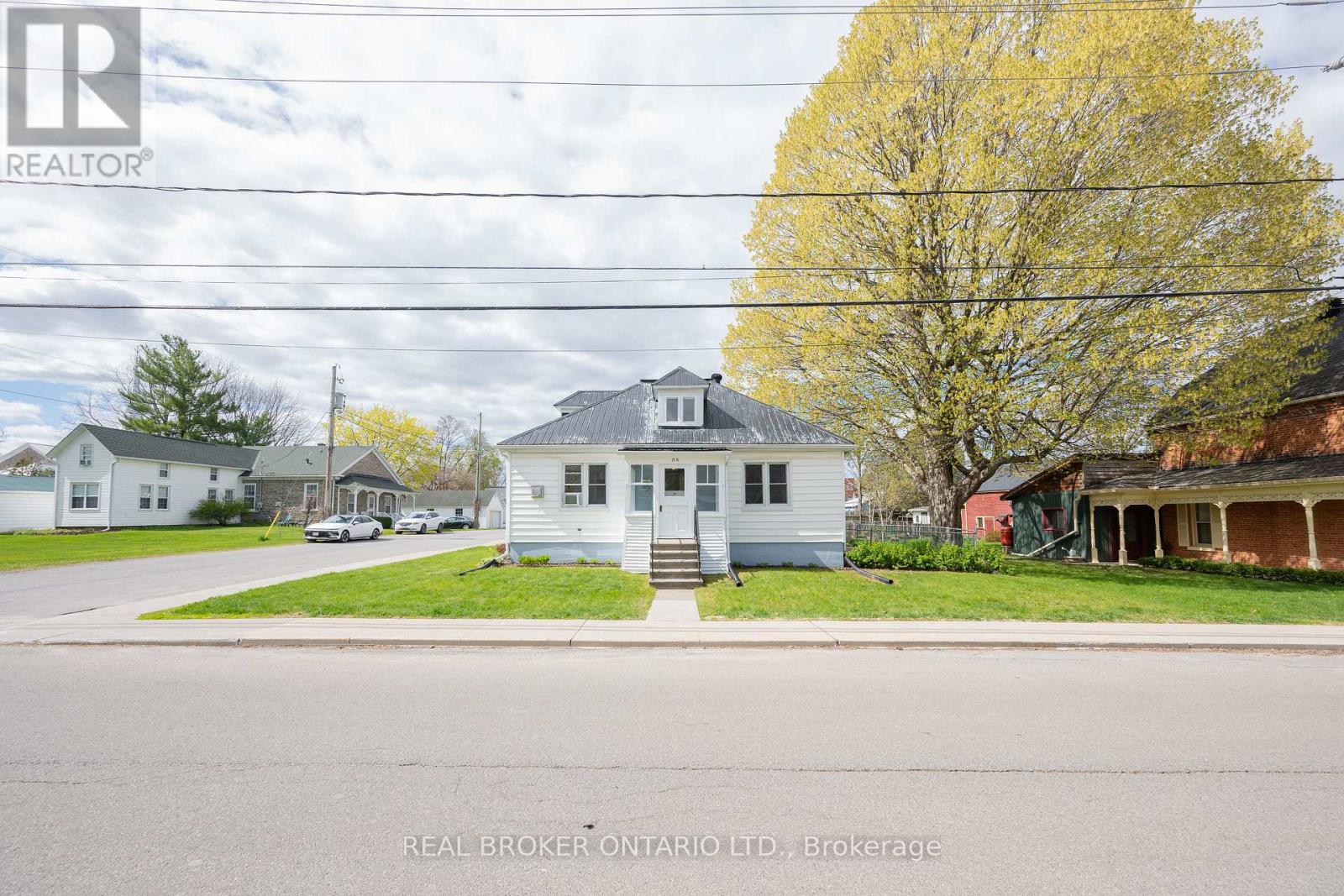 216 THOMAS STREET - Image 2