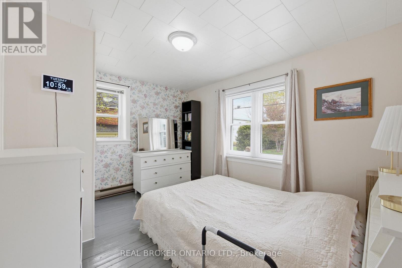 216 THOMAS STREET - 23