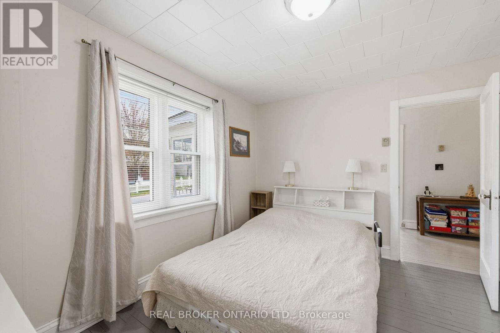 216 THOMAS STREET - 24
