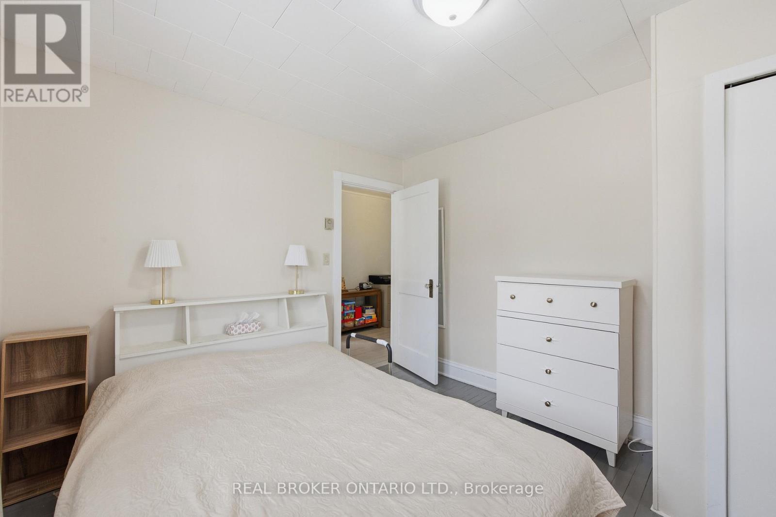 216 THOMAS STREET - 25