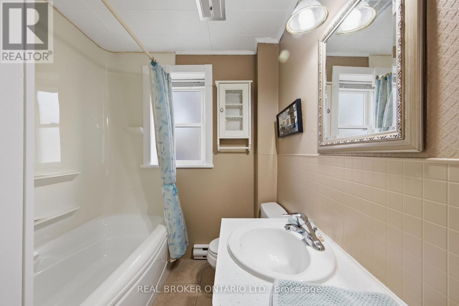 216 THOMAS STREET - 26