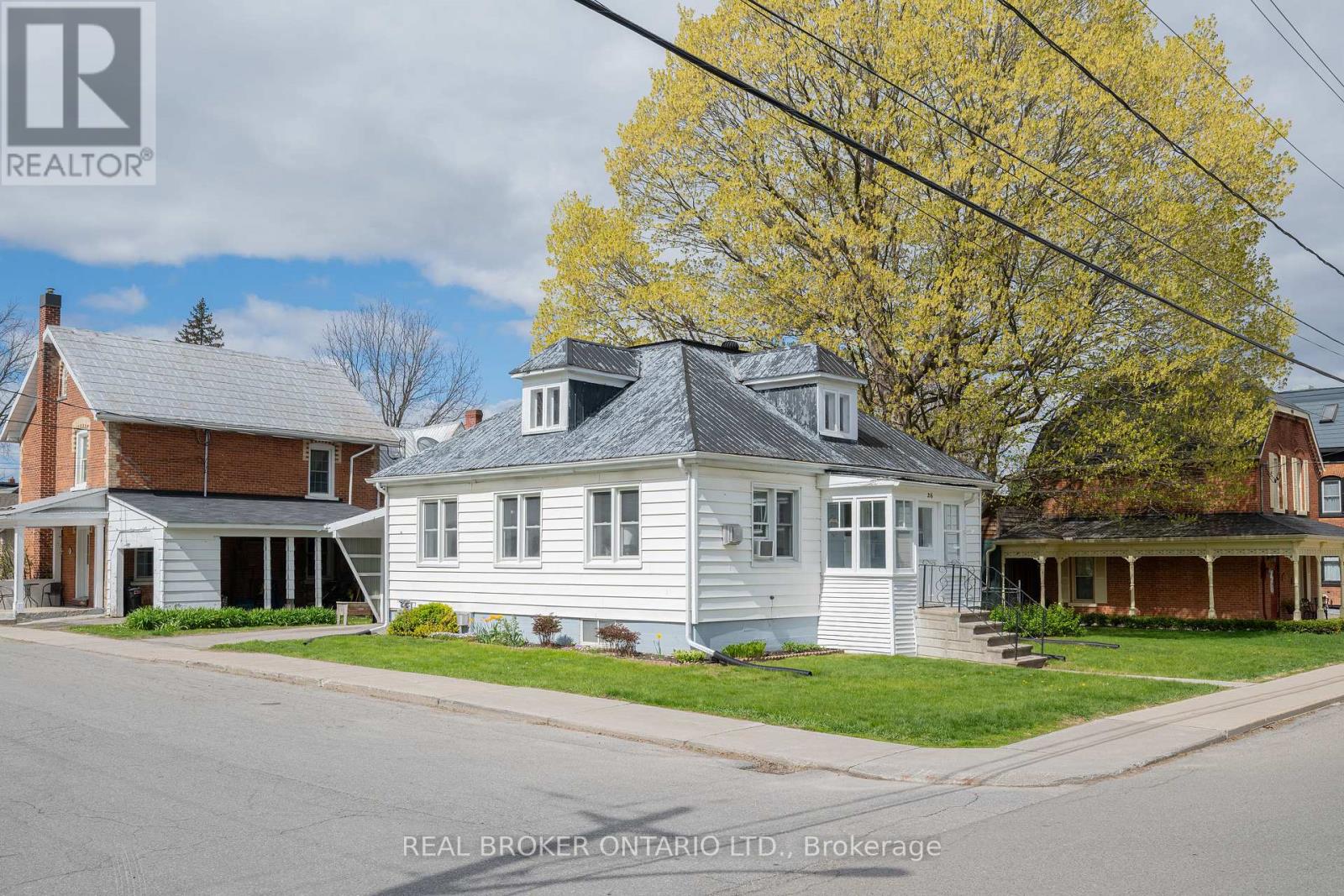216 THOMAS STREET - 3