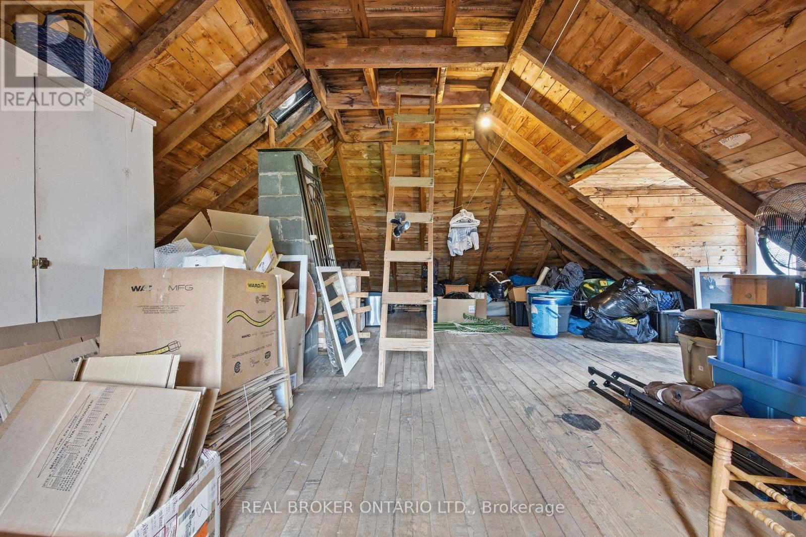 216 THOMAS STREET - 43