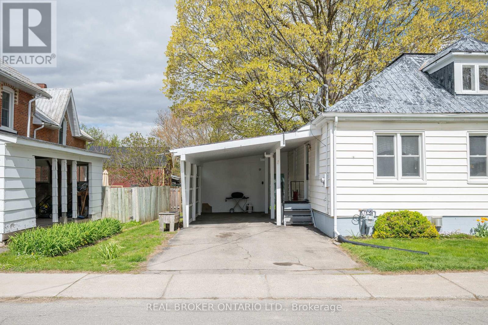 216 THOMAS STREET - 44