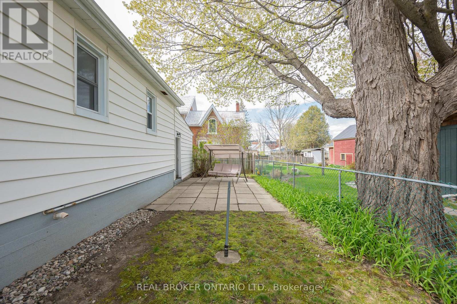 216 THOMAS STREET - 46