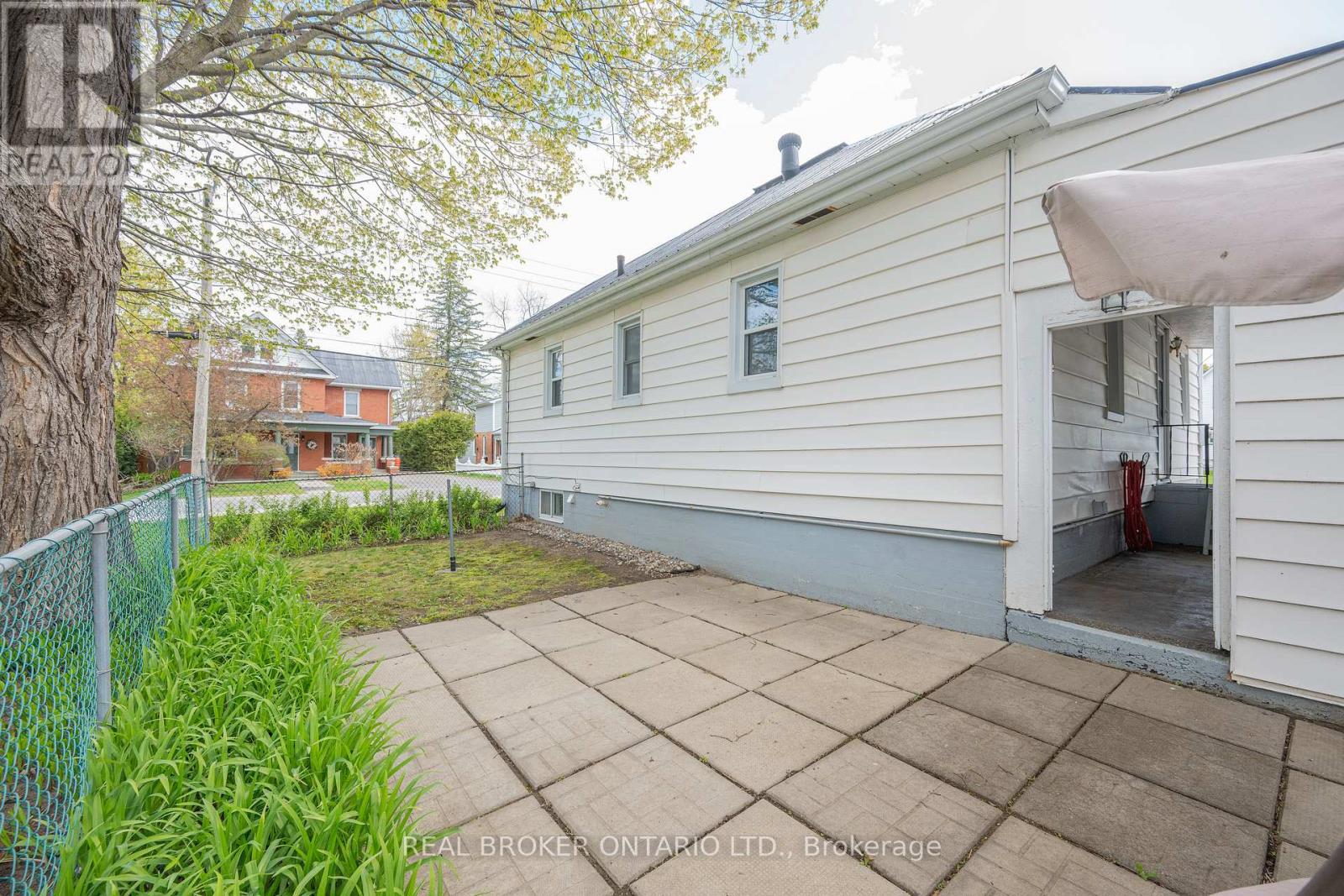 216 THOMAS STREET - 47