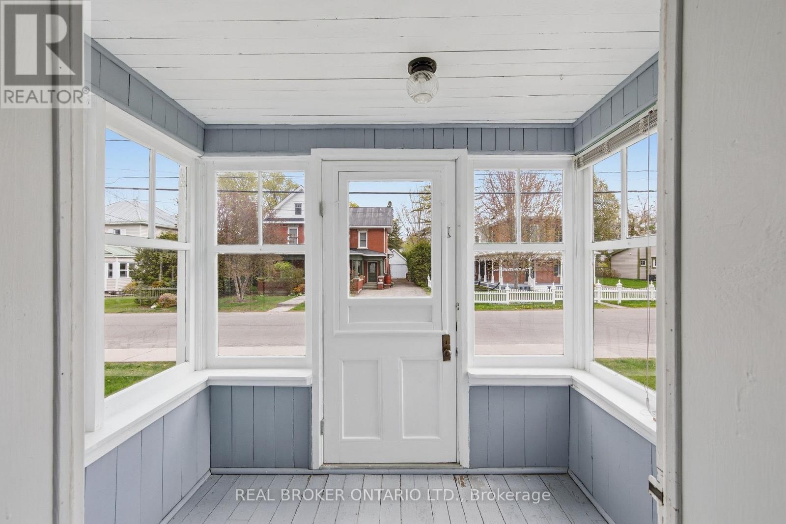 216 THOMAS STREET - 7