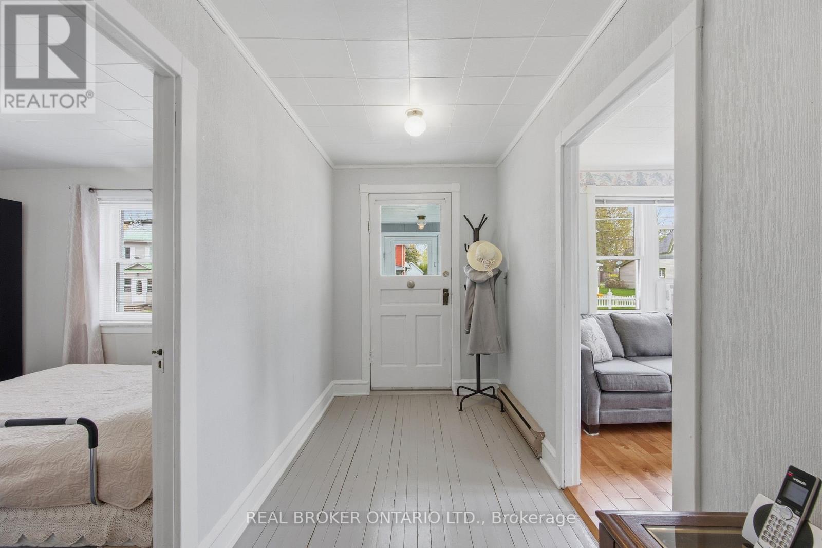 216 THOMAS STREET - 8