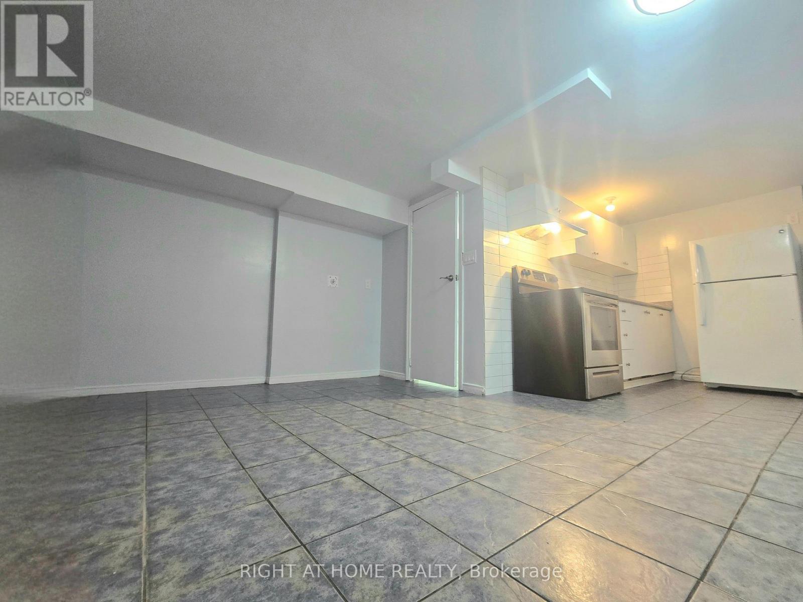 633 GREENWOOD AVENUE - 14