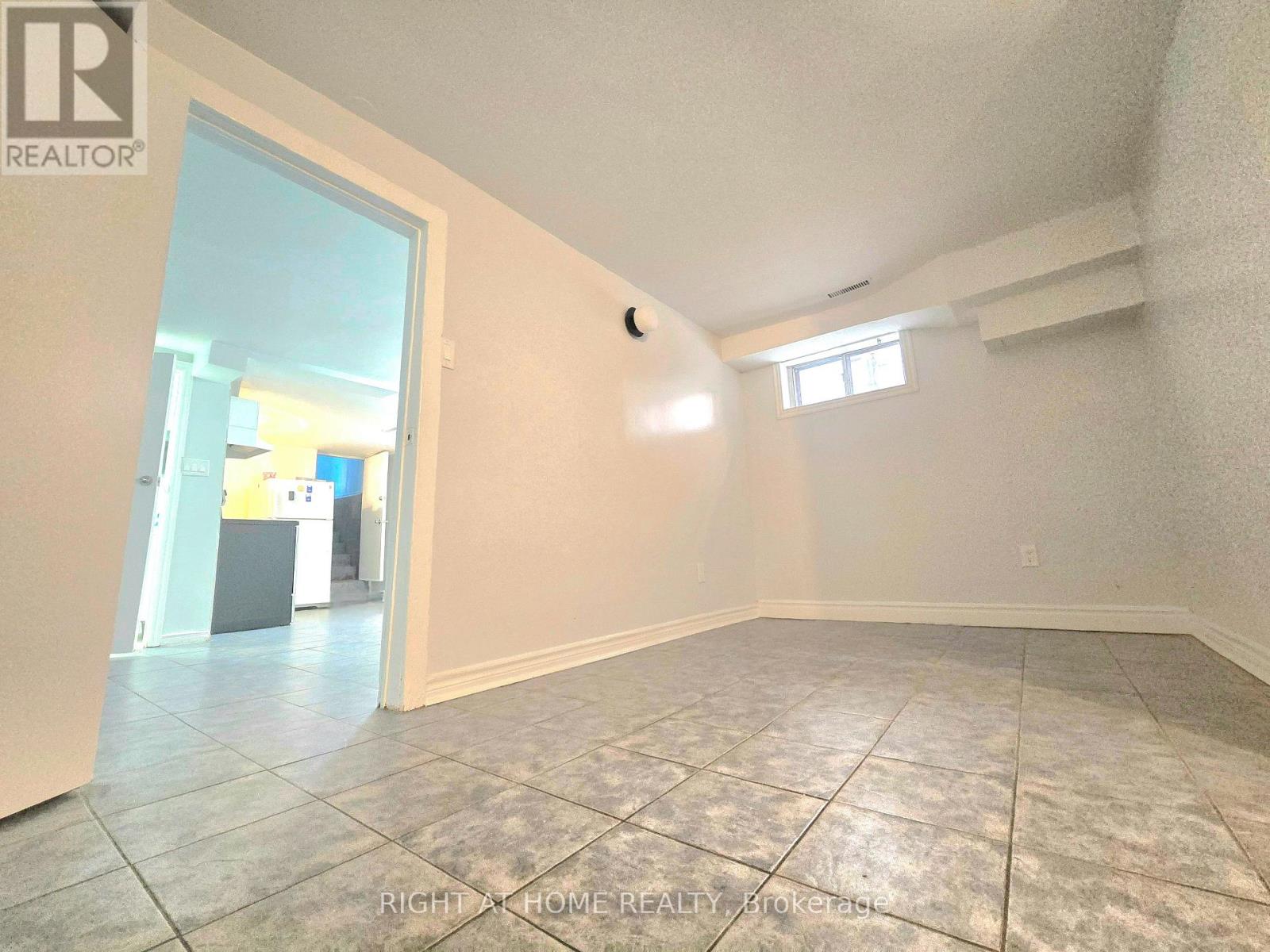 633 GREENWOOD AVENUE - 17