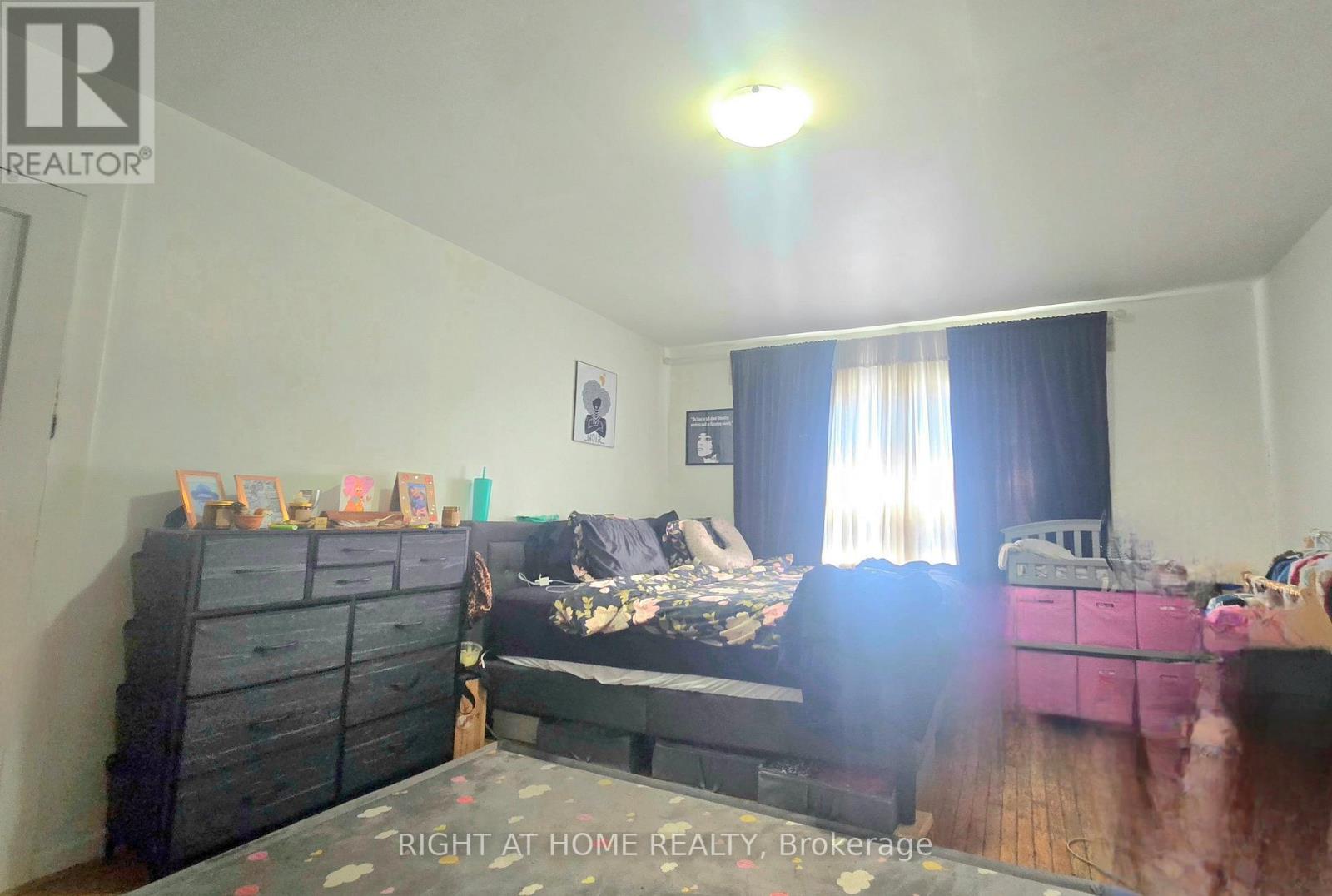 633 GREENWOOD AVENUE - 7