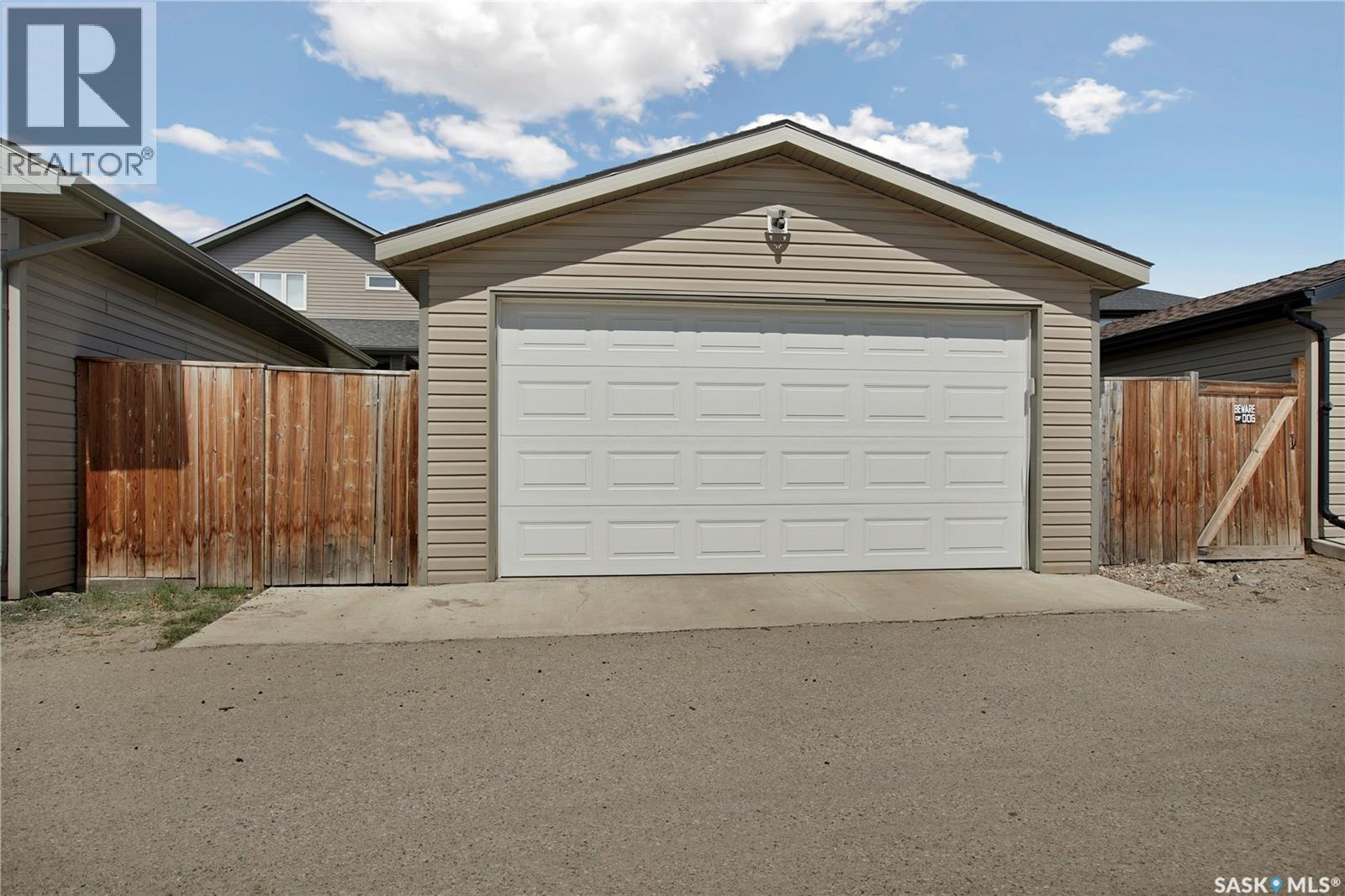923 Kloppenburg CRESCENT - 34