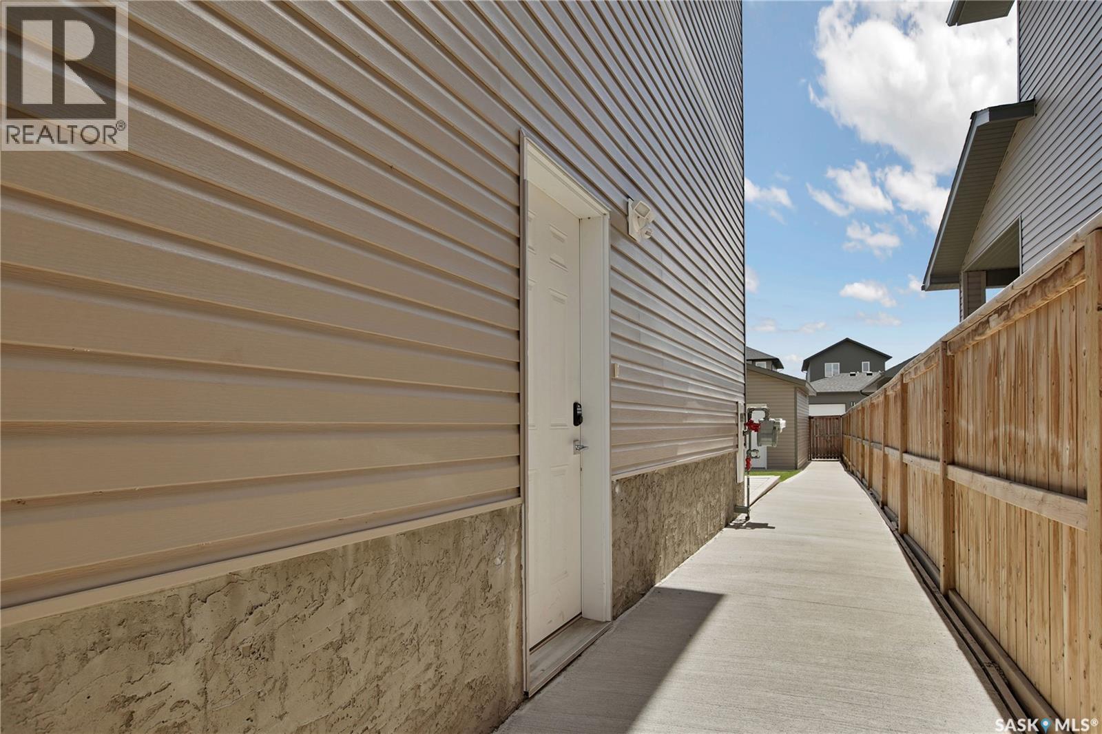 923 Kloppenburg CRESCENT - 35