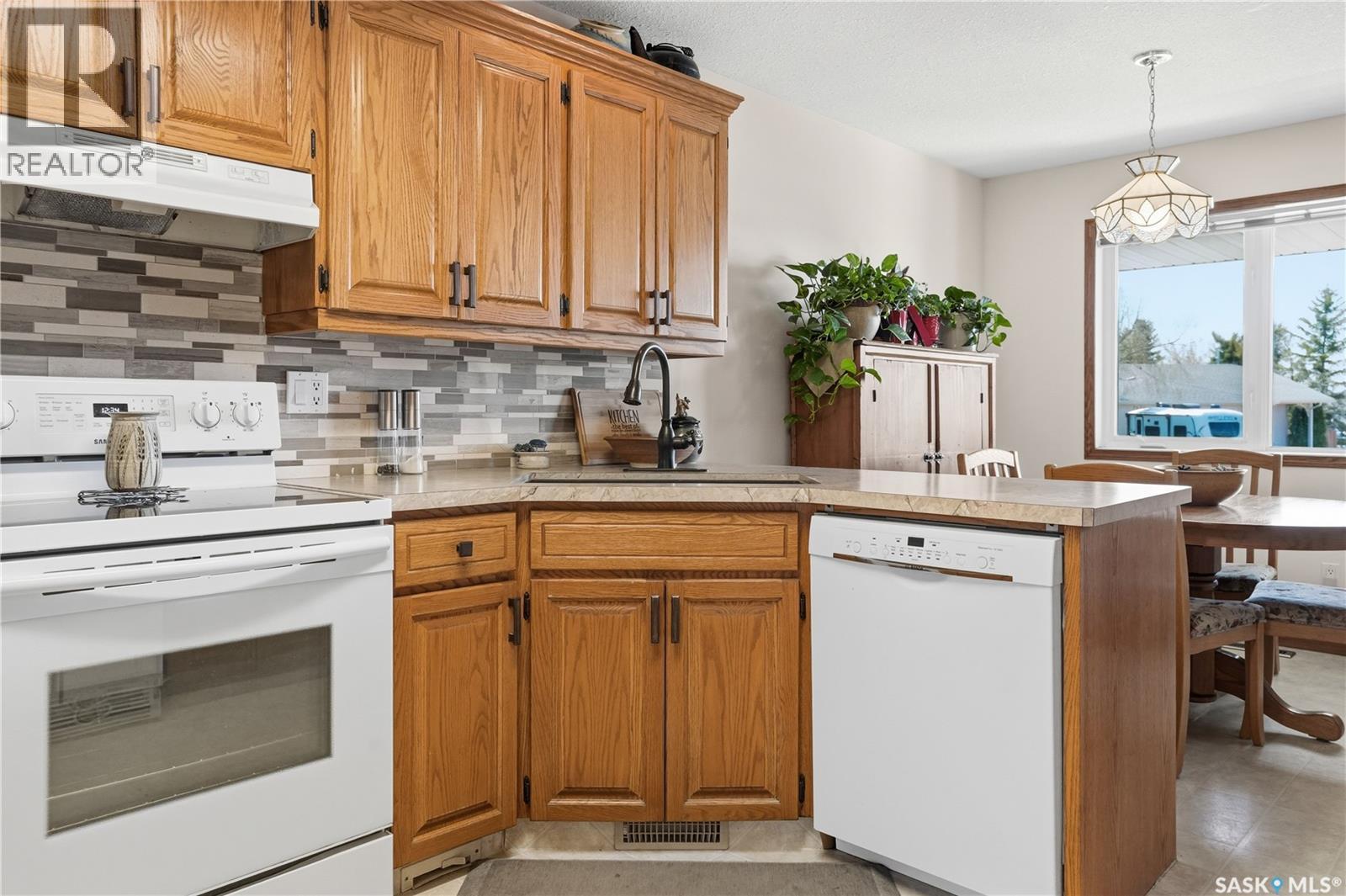 403 Willow BAY - 11