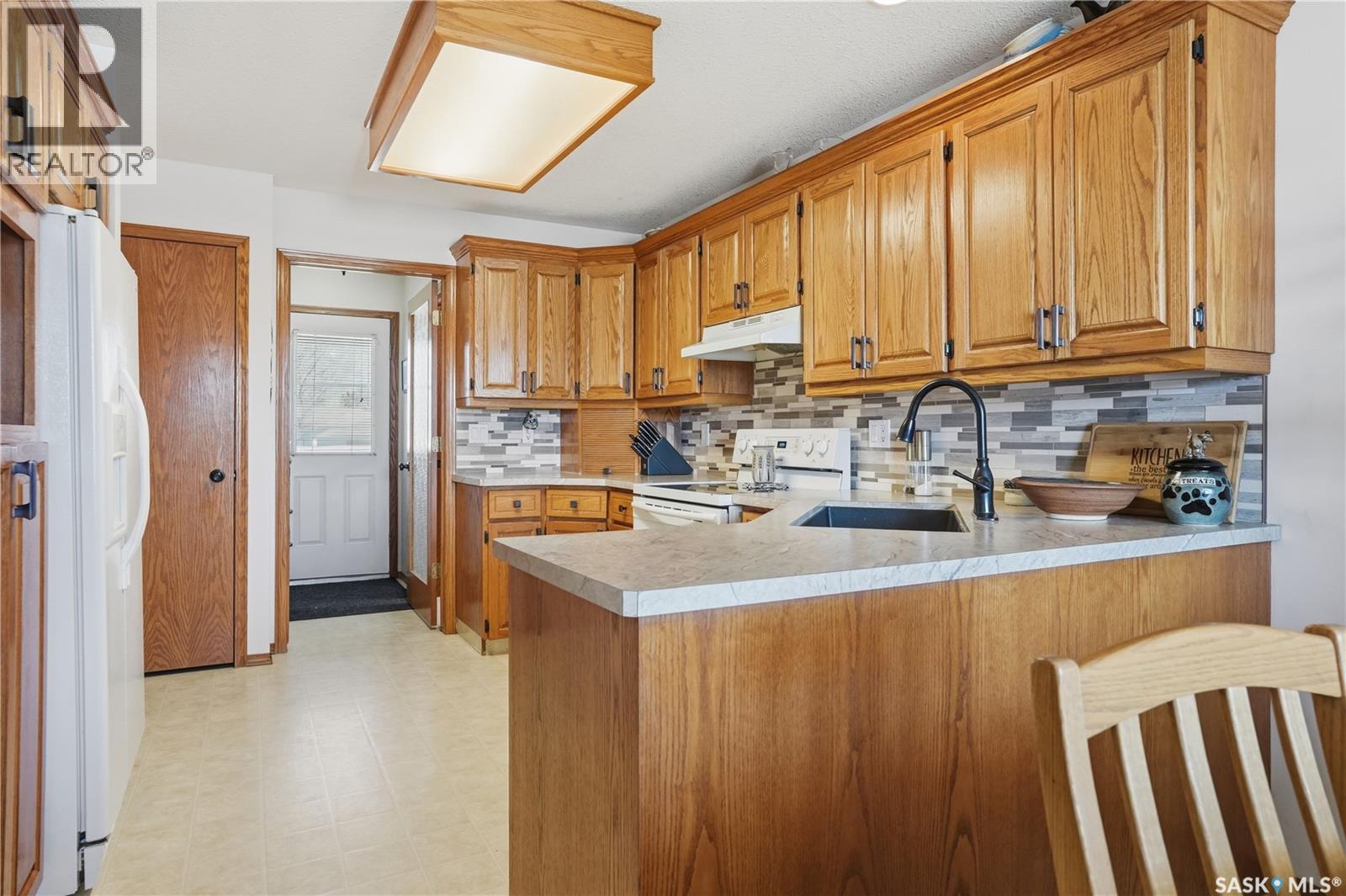403 Willow BAY - 9