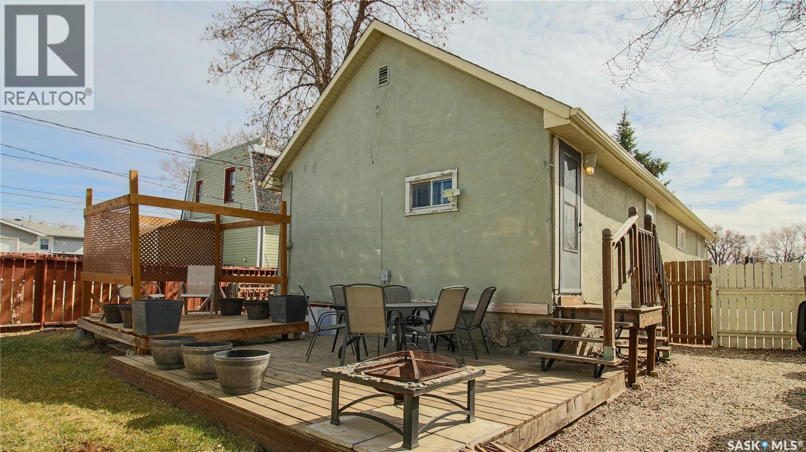 1330 Alexandra STREET - 34