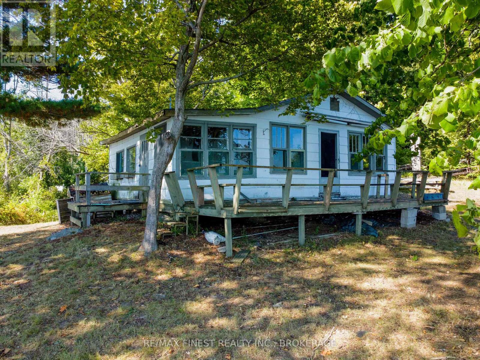 4049 HIAWATHA LANE - 20
